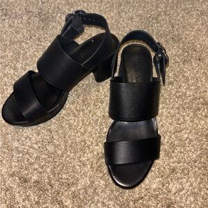 Aerosoles Camera Black Heels Size 5.5